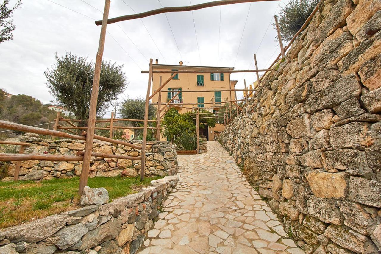 Rivierarent Appartamento Ulivo Finale Ligure Bagian luar foto