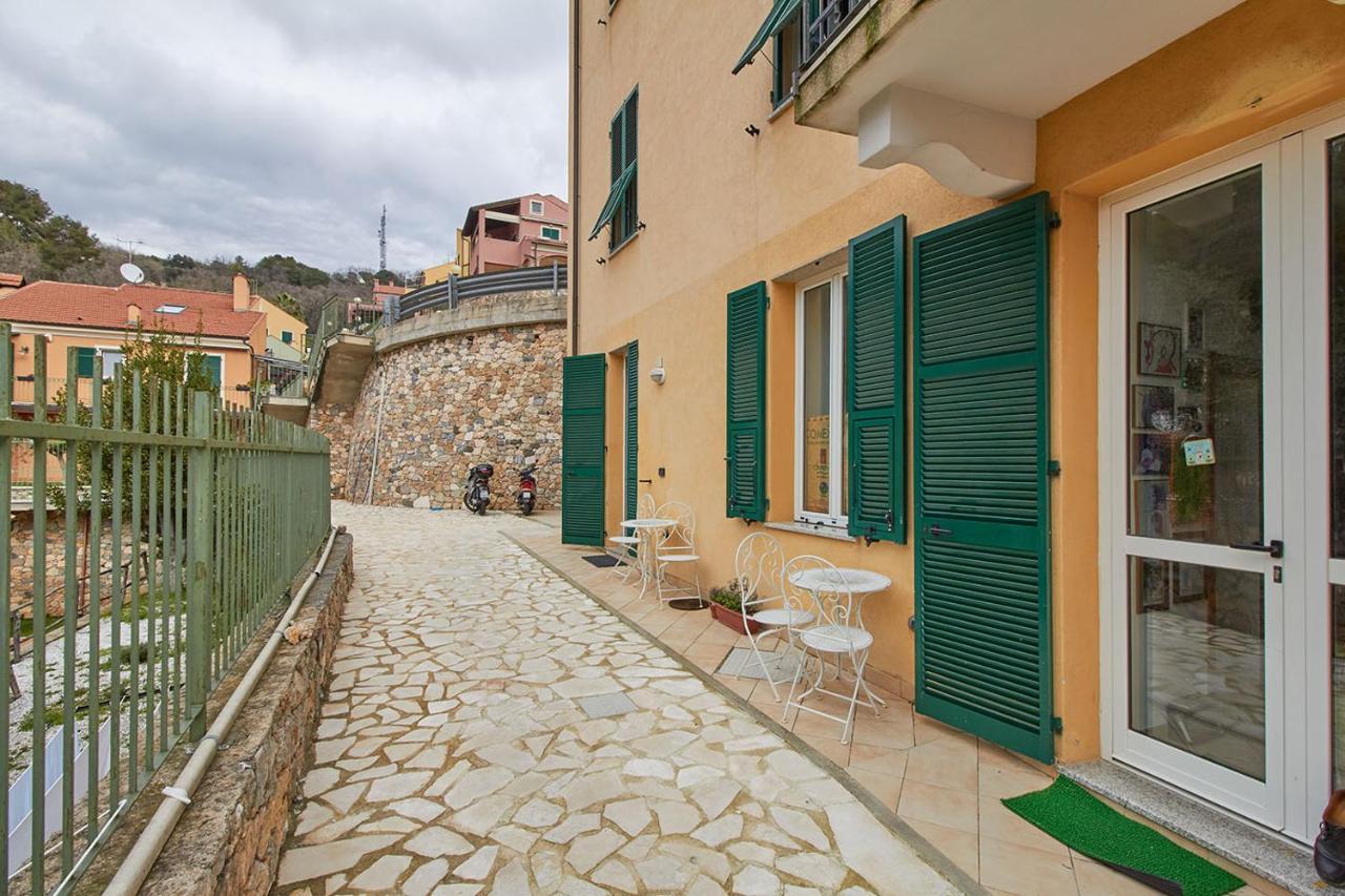 Rivierarent Appartamento Ulivo Finale Ligure Bagian luar foto